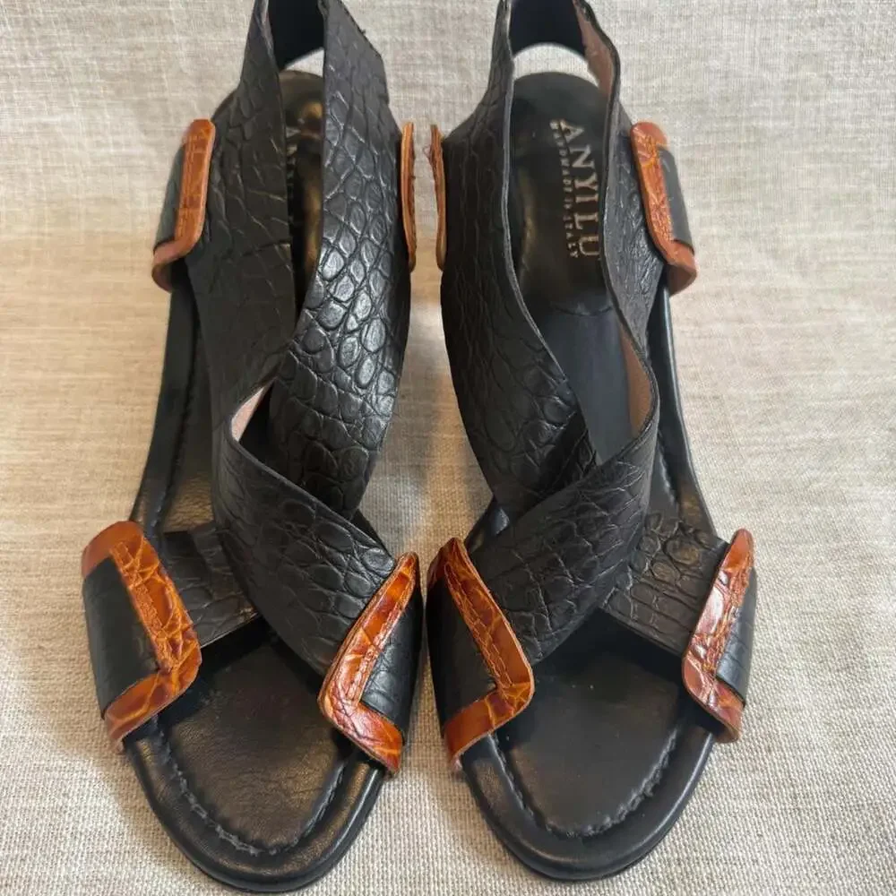 Anyi Lu Women's Black and Brown Sandals